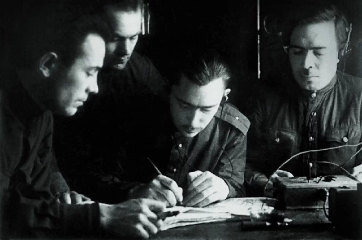    Во время операции «Опыт» противнику передали 92 радиограммы, получили – 51.