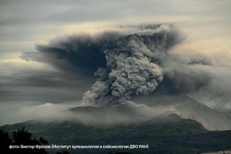 Фото: Вулкан Шивелуч / Виктор Фролов / ИВИС ДВО РАН (архив)