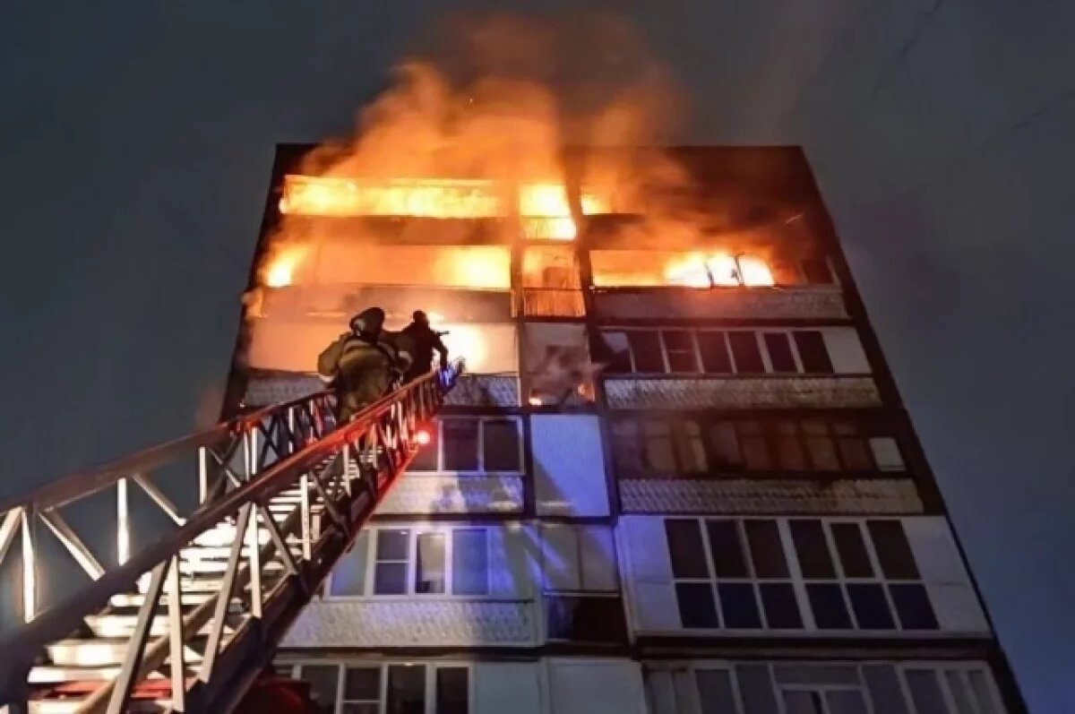    В Орле произошёл пожар в жилом доме, спасены 11 человек
