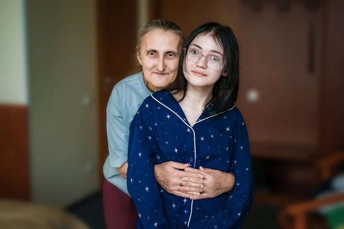    Только в 2016 году Настя оказалась в Национальном медицинском исследовательском центре здоровья детей в Москве, где ей наконец смогли поставить верный и редкий диагноз — CHILD-синдром.