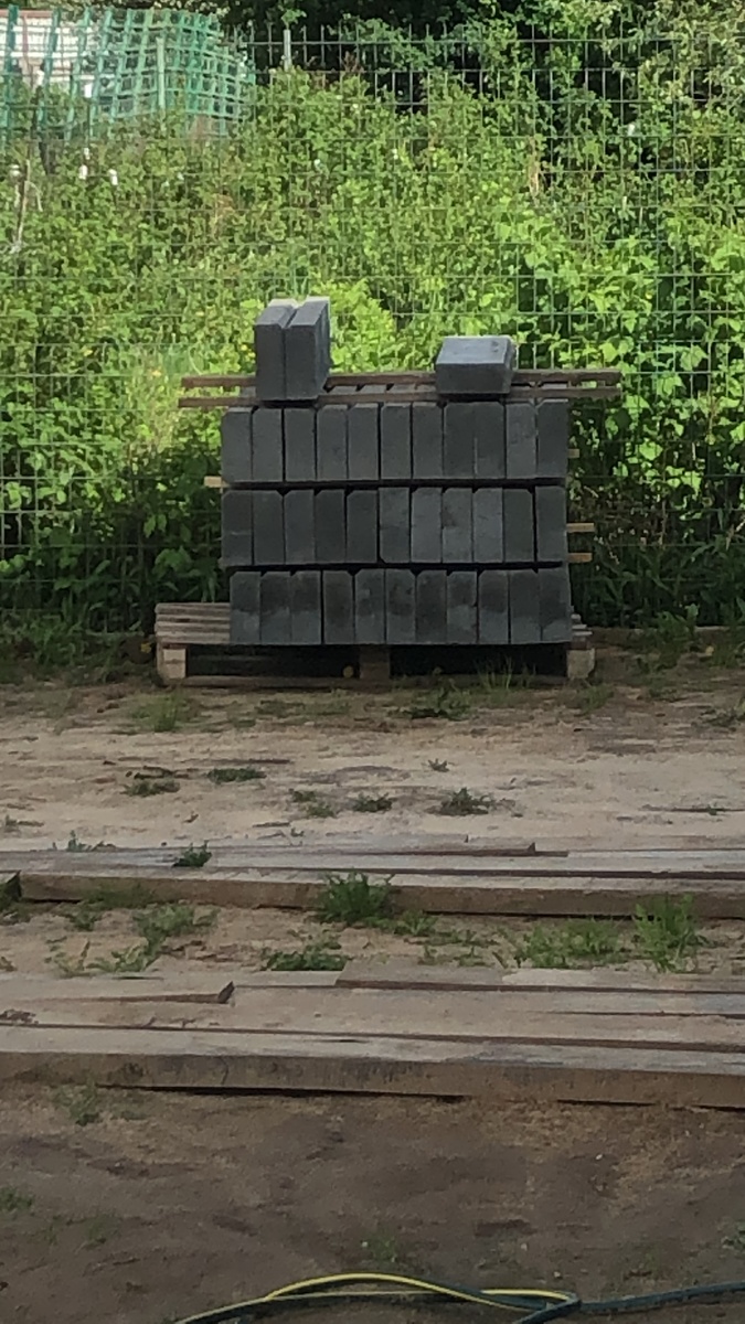 Заказал, привезли, выгрузил в ручную) дело не легкое, но позади!