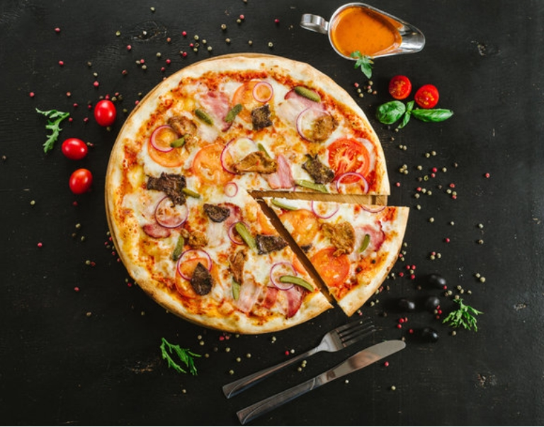 А еще можно просто иногда есть пиццу и смотреть сериалы - баланс же!