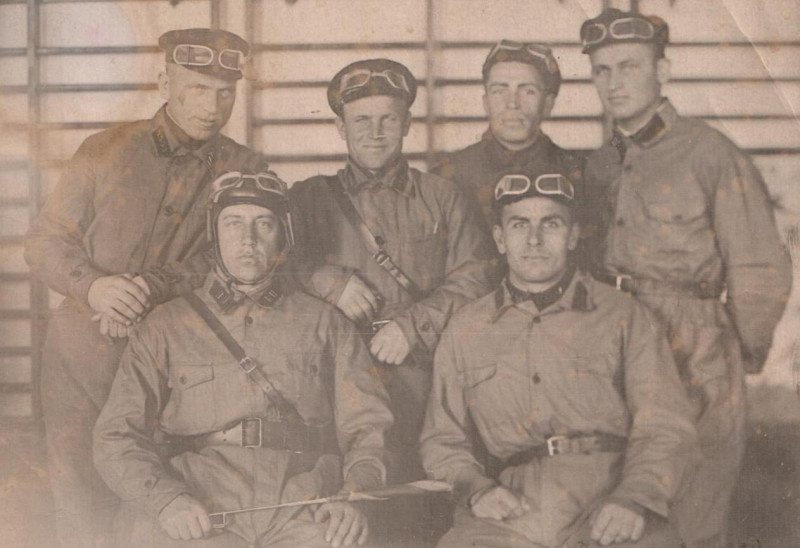 Хараборкин Г.Ф. с группой танкистов, 1935 г. (Госкаталог.рф)