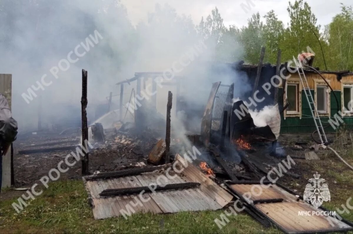    В деревне Хохловка под брянским Карачевом сгорел частный жилой дом