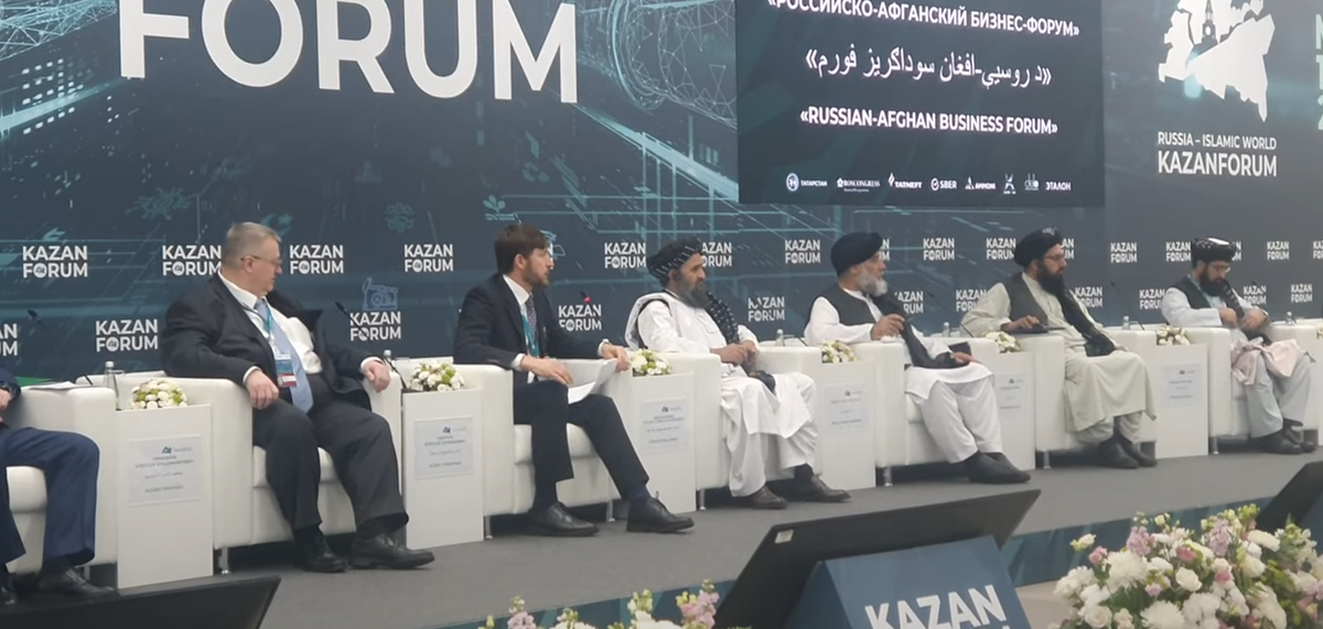 Фотографии:Политообозреватель Руслан Михайлов