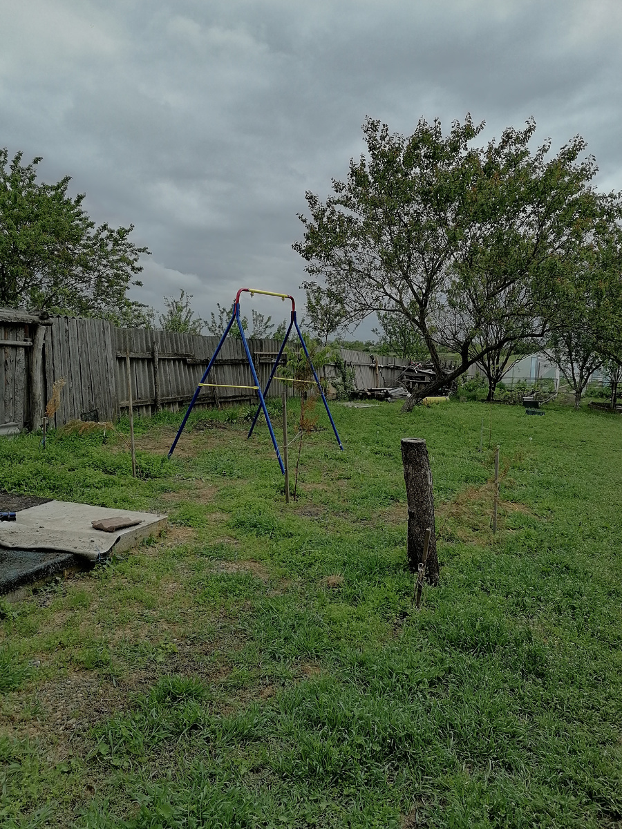 Качели в собранном виде.