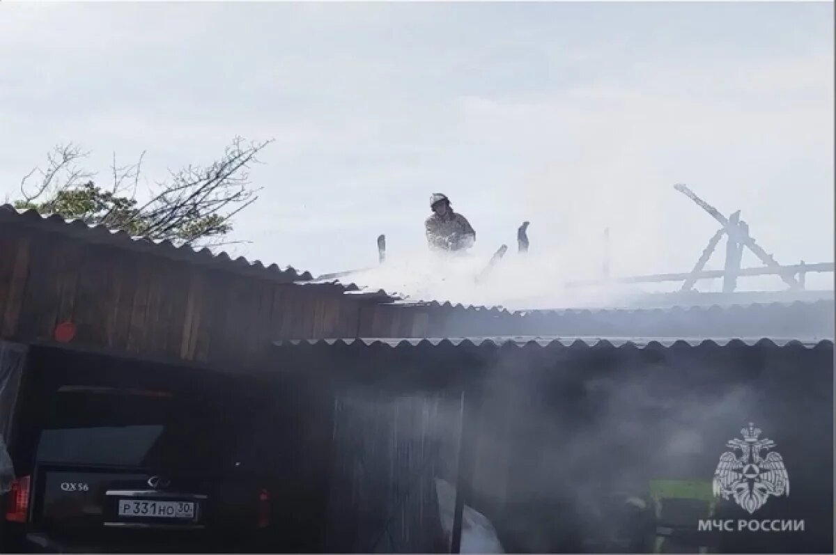    Астраханские спасатели оперативно потушили пожар в Трусовском районе