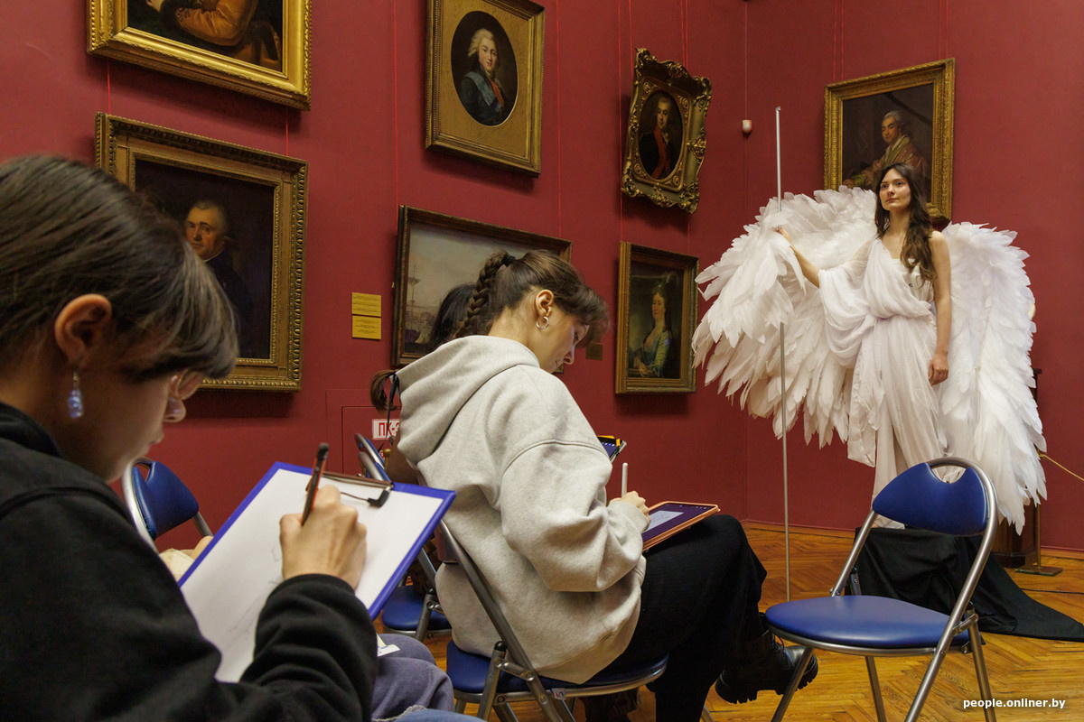 Листайте вправо, чтобы увидеть больше изображений