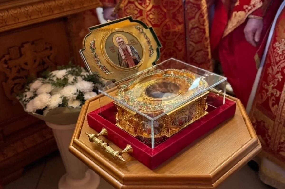    В Данилов прибыл ковчег с частицей мощей святителя Тихона