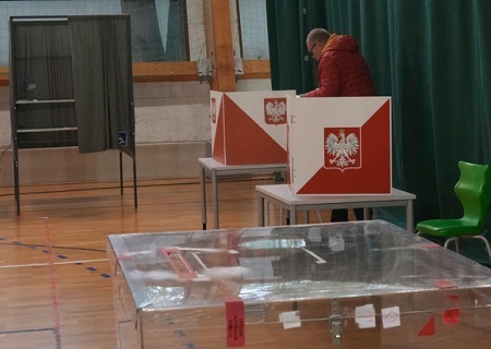    В Польше стартовали выборы президента страны