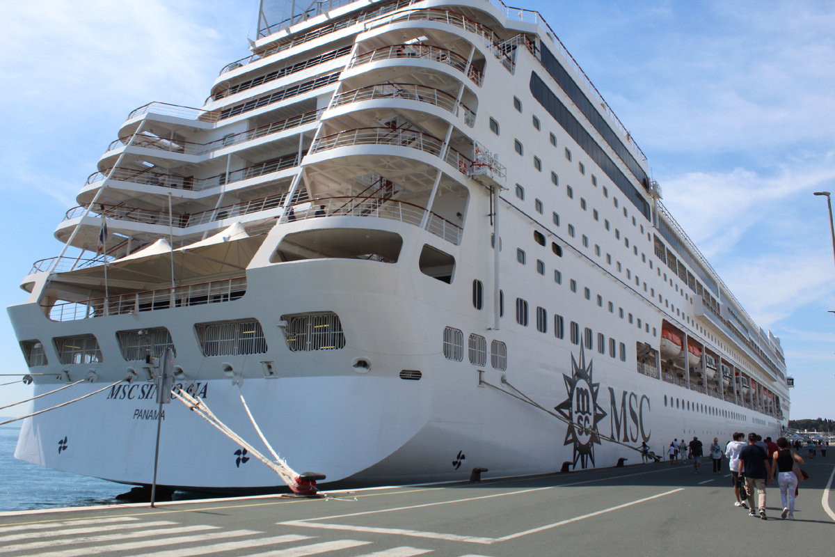 Круизный лайнер MSC Sinfonia