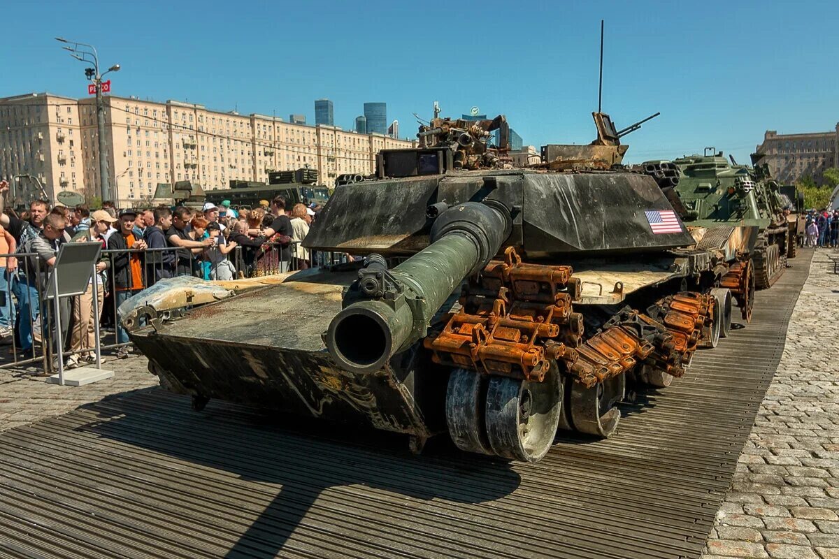 Абрамс м1а1 на Поклонной горе