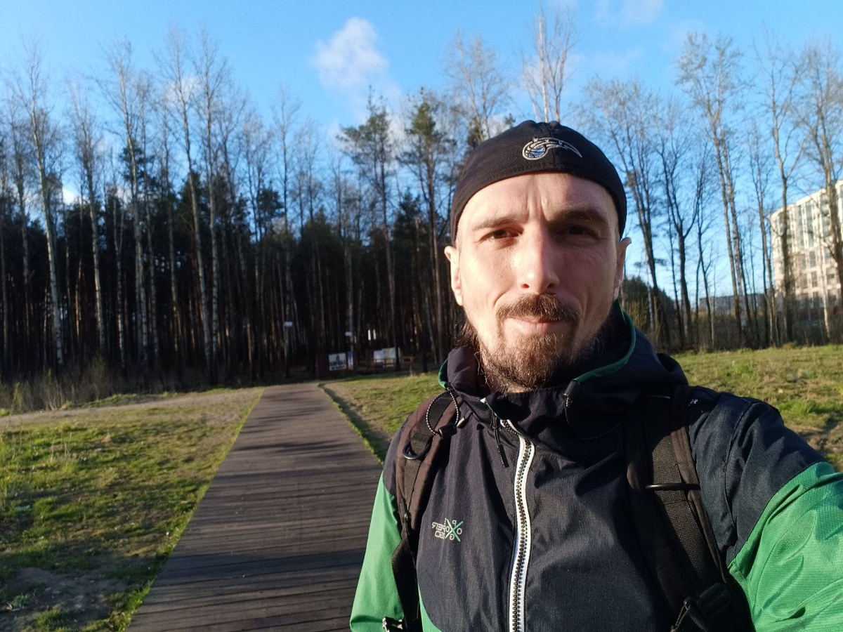 Вышел из дома, прошел первый км - пока всё идёт хорошо!