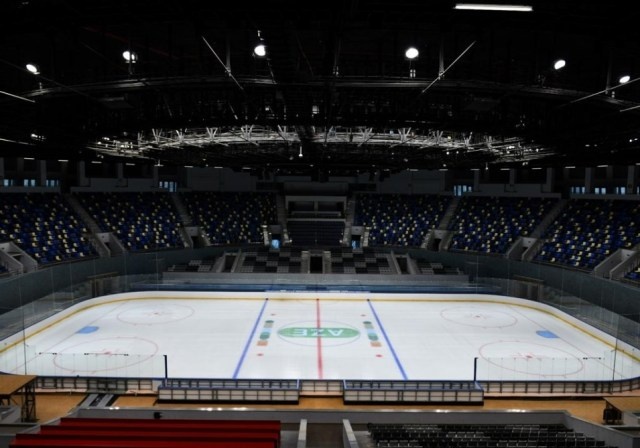 Ледовая арена в СКК имени Гейдара Алиева в Баку. 