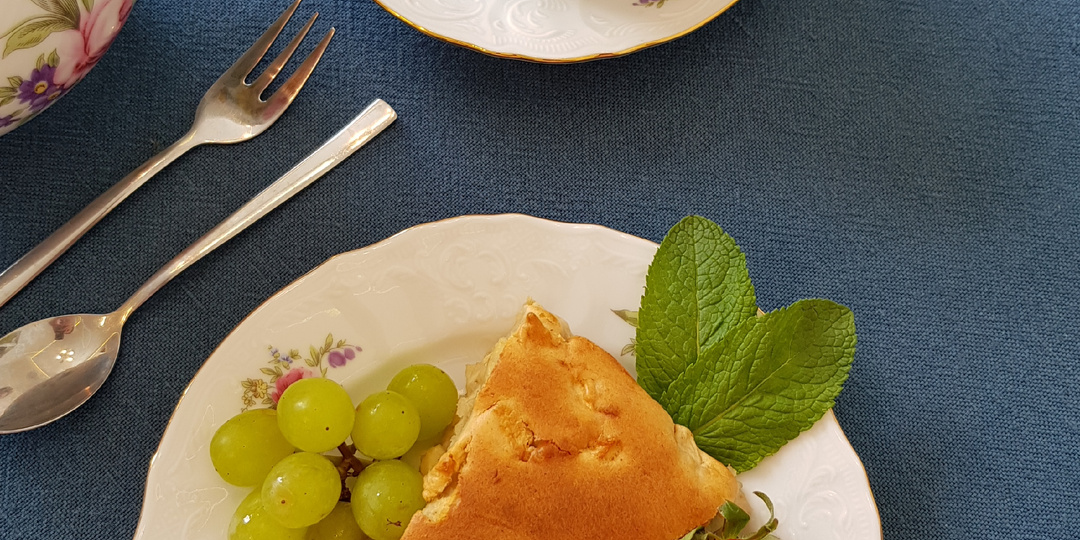 Творожно-яблочный пирог