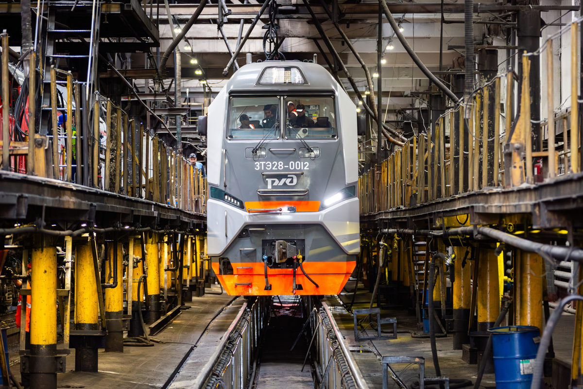 Новый тепловоз 3ТЭ28 в депо ГК «ЛокоТех». Источник: ГК «ЛокоТех»