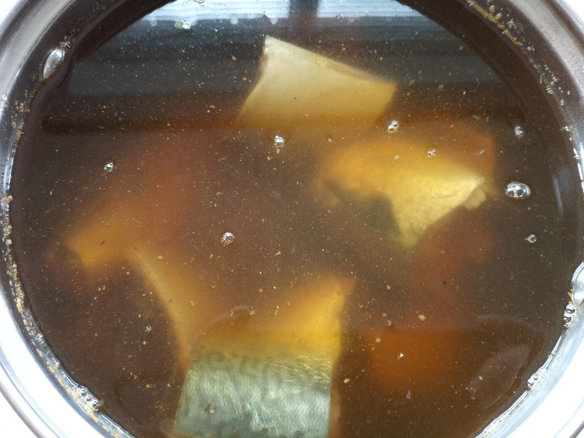 Посолила скумбрию.