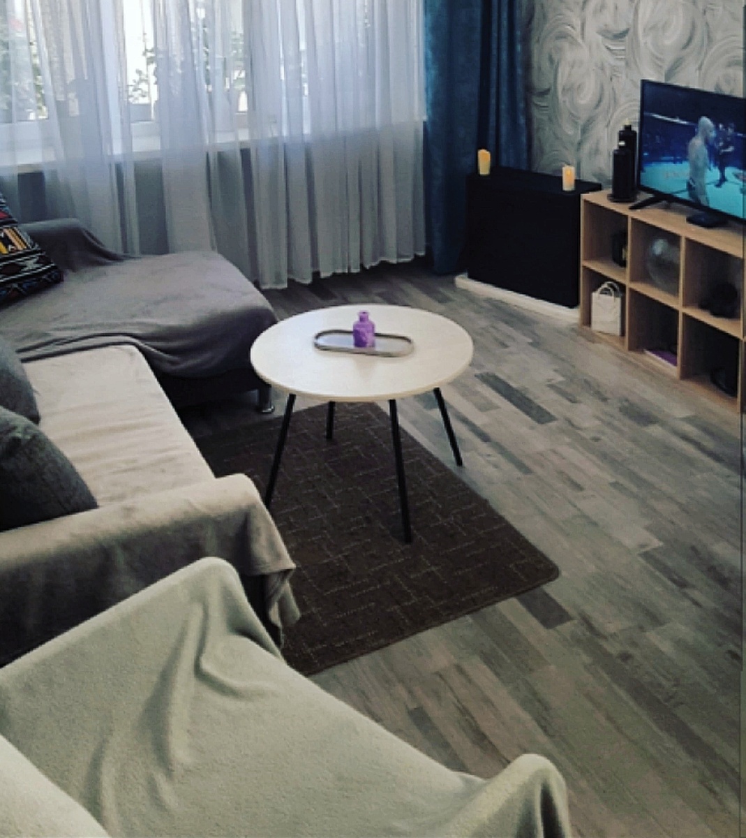 Фото одной из комнат в квартире, которую мы снимали в Новом Афоне. Май 2025. 