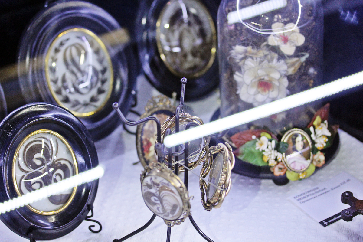 Мемориальные украшения