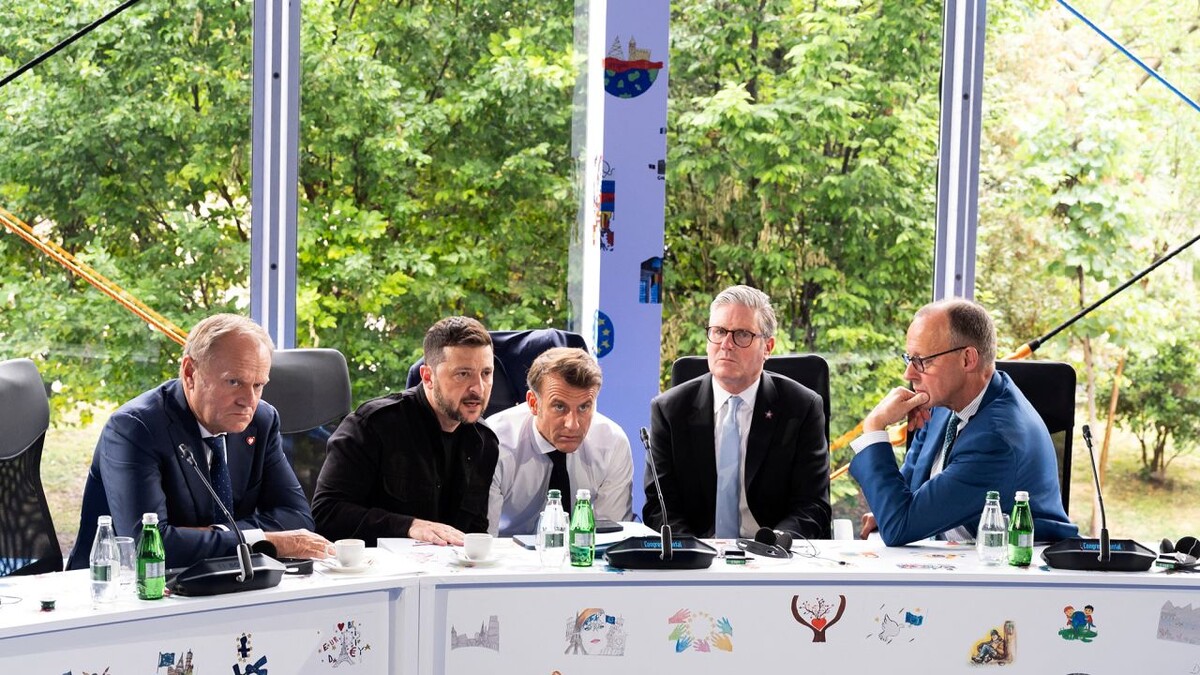 Туск, Зеленский, Макрон, Стармер и Мерц. Фото из открытых источников.