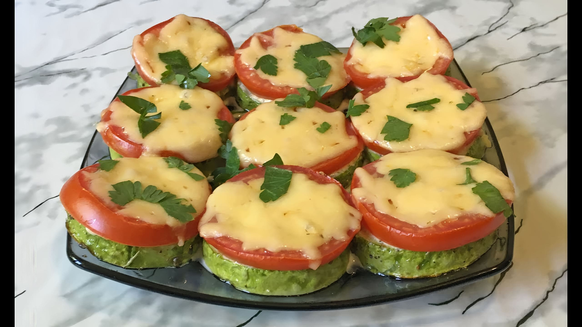 Фото с сайта: https://im.therecepts.com/recipes/1440/g/gEP18FXrFLo_1440.jpg