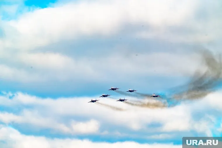 Инцидент с участием «Стрижей» вызвал панику у челябинцев
Фото: Руслан Яроцкий © URA.RU