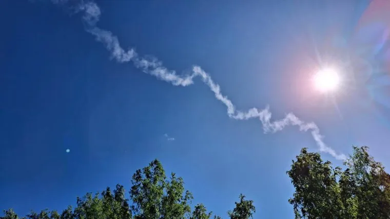 Топливный бак полетел в сторону городского бора
Фото: читатель URA.RU