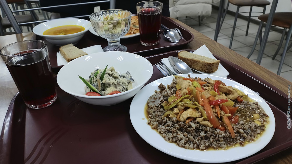 1. Гречка и курица терияки... © NickFW.ru