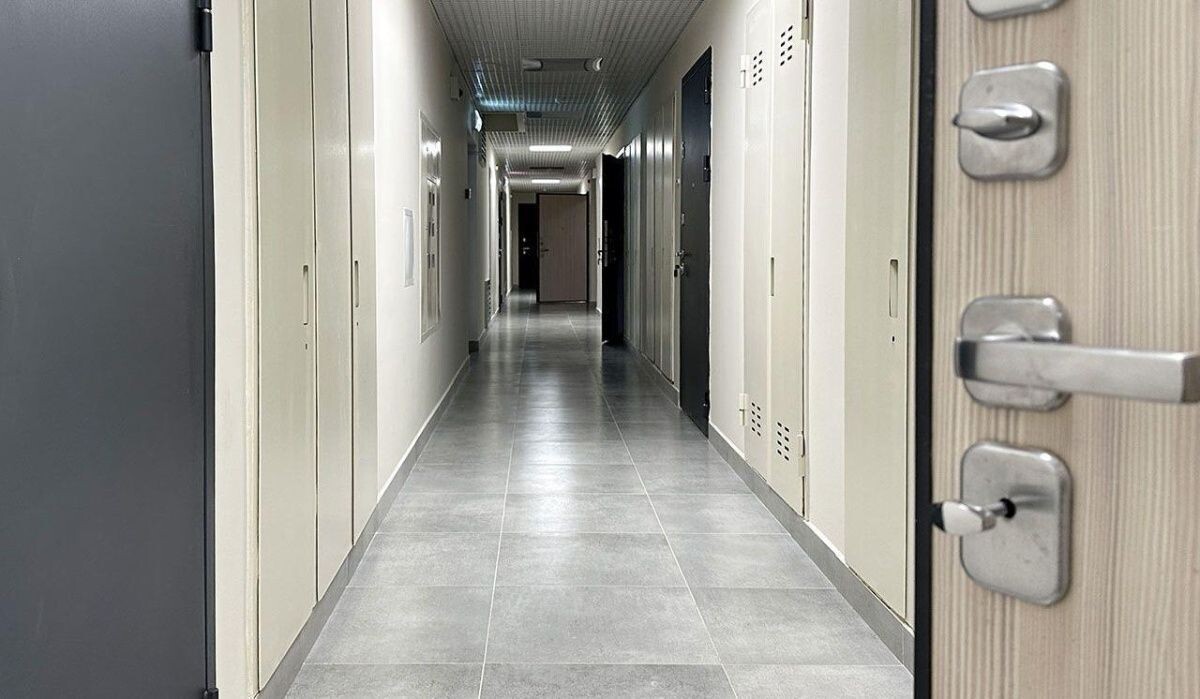     Подъезд нового дома. Источник: mos.ru Автор фото: Пресс-служба Мэра и Правительства Москвы