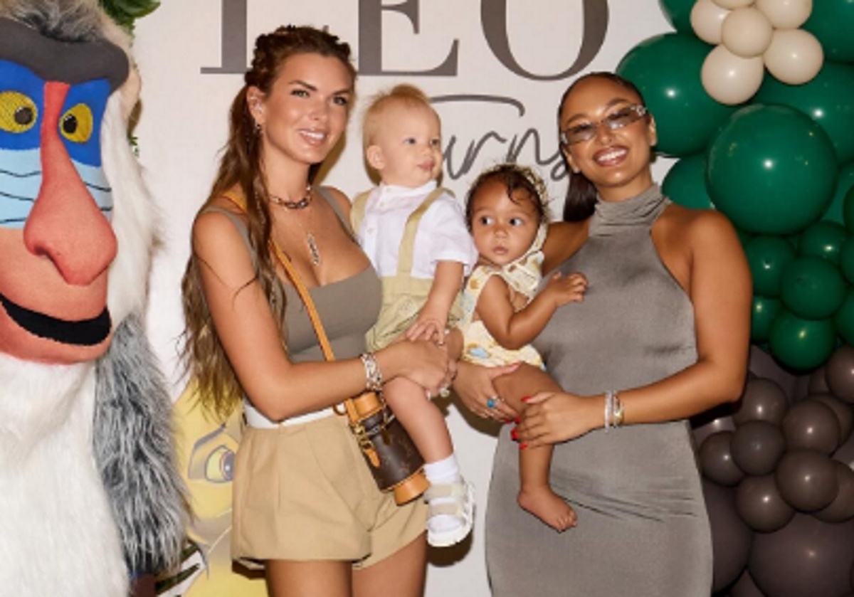 Катя Жужа с сыном Лео и Мэри Кулешова с дочкой Кейси Мэй. Фото: соцсети