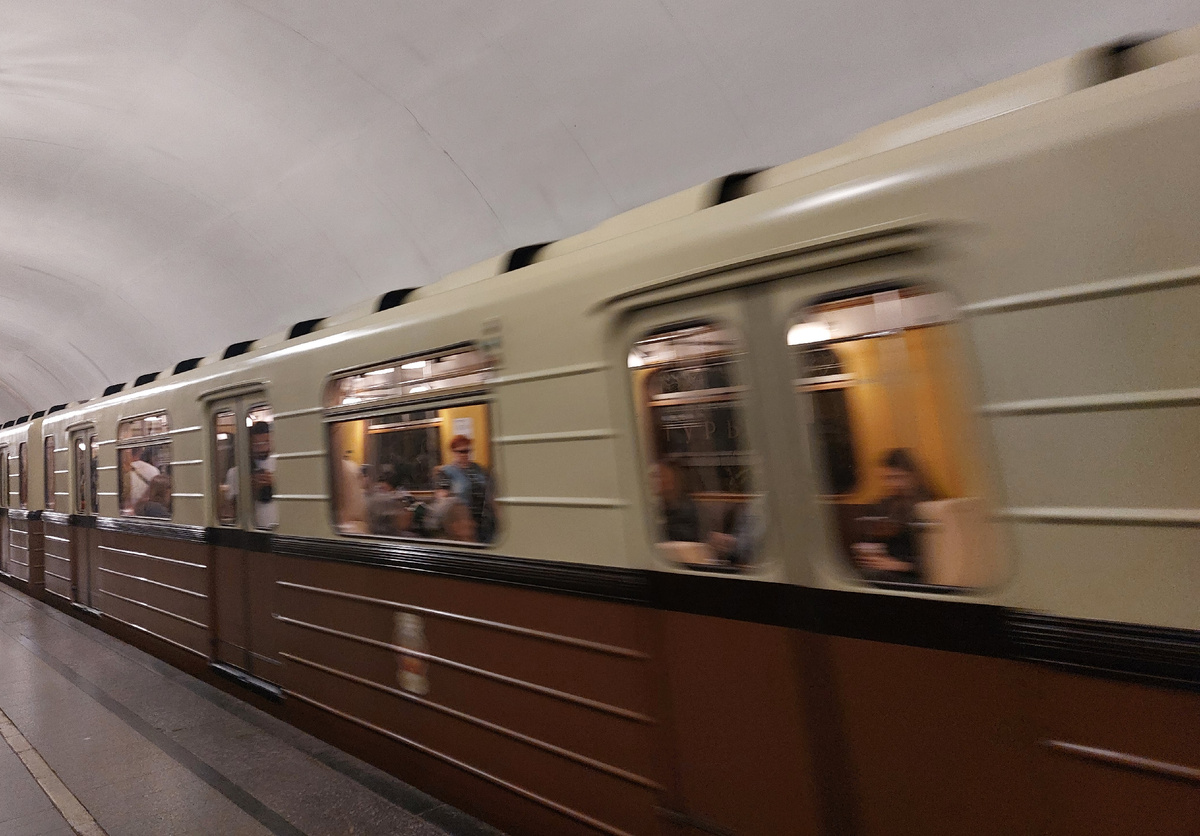 Ретропоезд в московском метро 