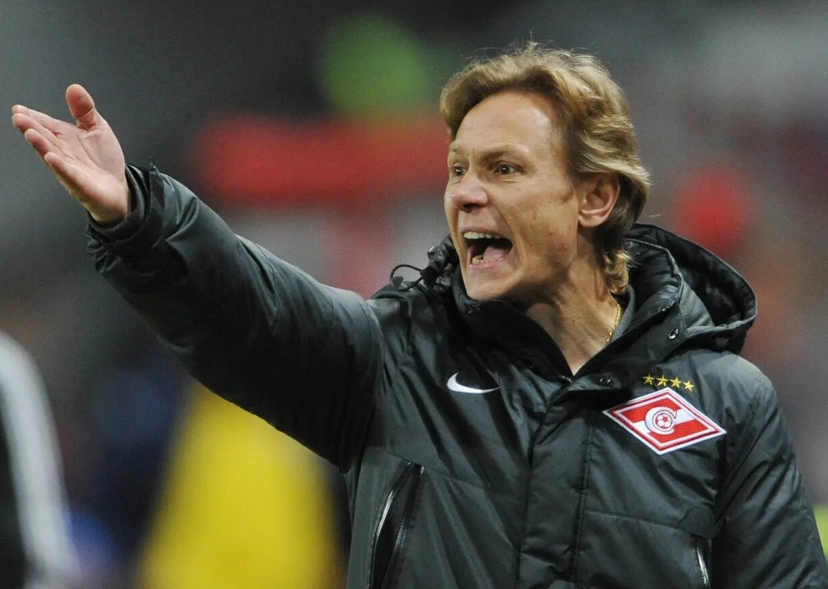 Валерий Карпин