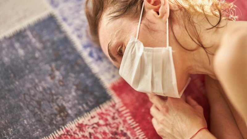     Женщина. Маска. Болезнь. unsplash.com