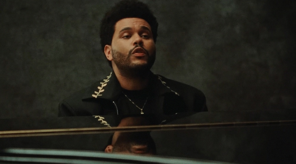     Викенд / Кадр из клипа «Hurry Up Tomorrow»