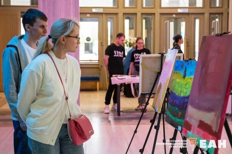 Листайте вправо, чтобы увидеть больше изображений