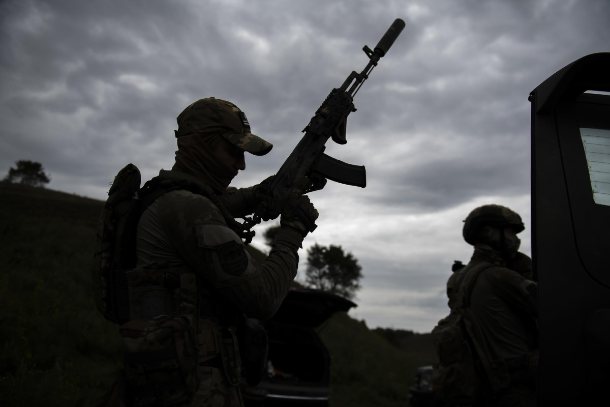 AP / Andrew Kravchenko