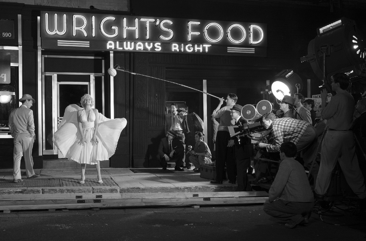 Мэрилин Монро на съемках фильма «Зуд седьмого года». 1954г.