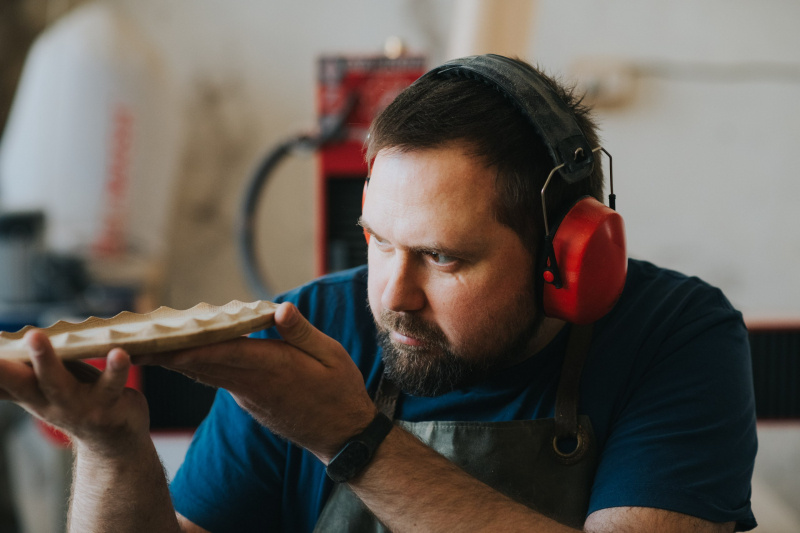    Известный журналист Карелии Макс Алиев стал столяромЛилия Кончакова