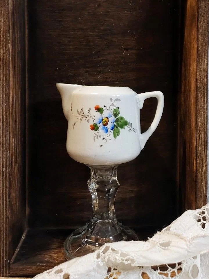 Молочник (фото новой хозяйки сахарницы)