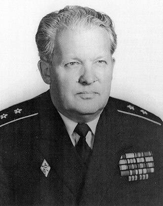 Александр Владиславович Жардецкий (1931—2005) — советский контрразведчик, бывший начальник 3-го Главного управления КГБ СССР, вице-адмирал (1990)