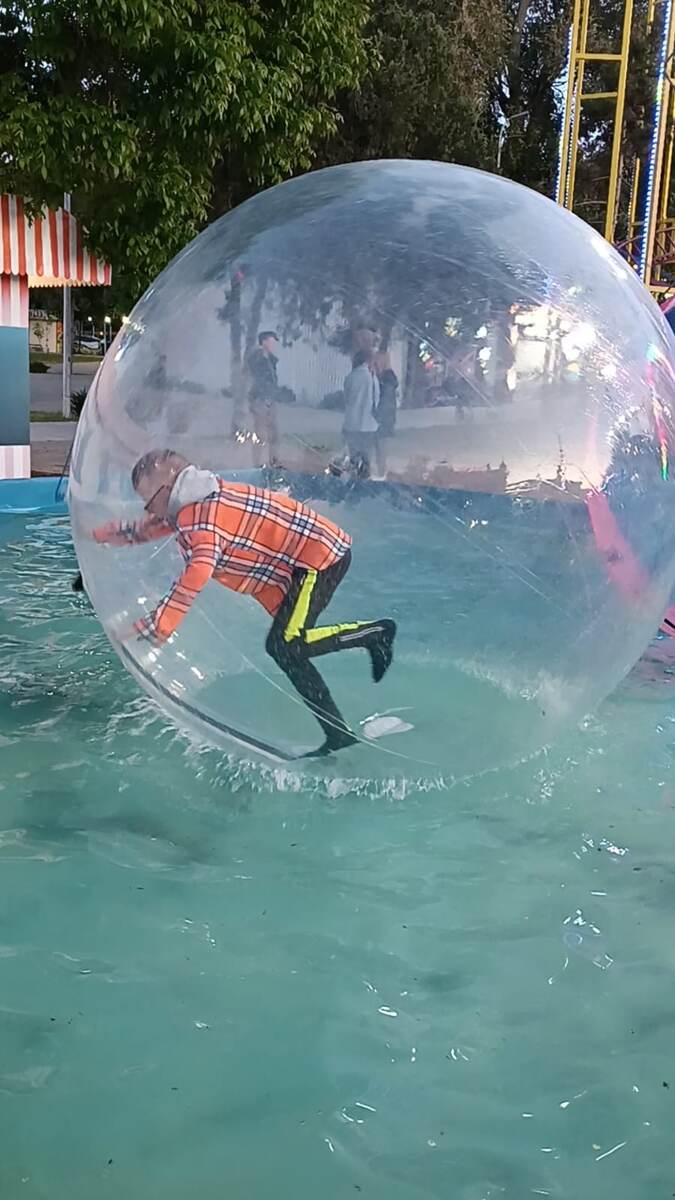 Я в шаре и пытаюсь встать