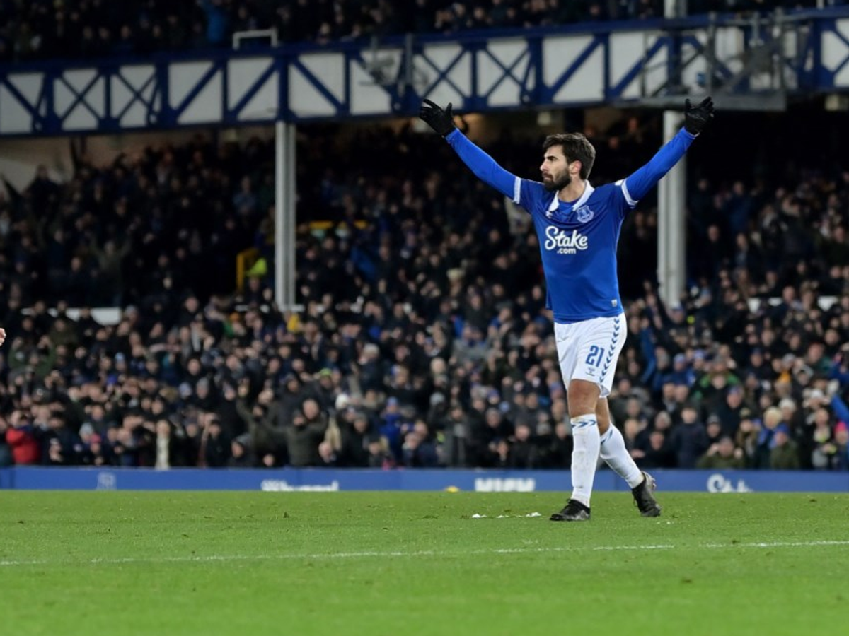    Футболисты "Эвертона" (справа – Андре Гомес)© Фото : Пресс-служба "Эвертона"