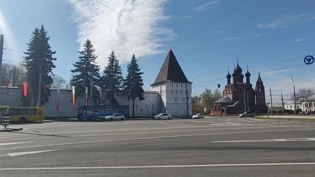 Стены Спасо-Преображенского монастыря