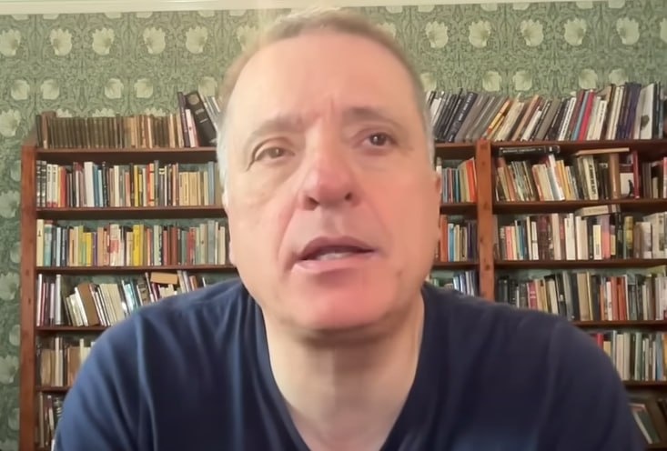 Фото: Prt Scr youtube.com / Alexander Mercouris