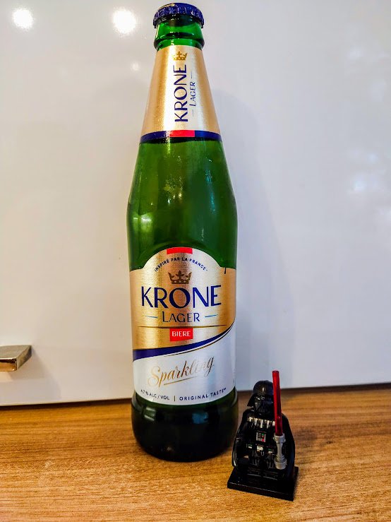 На белом фоне написано Sparkling - игристый