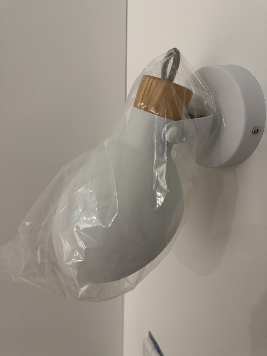 Настенный светильник в детской