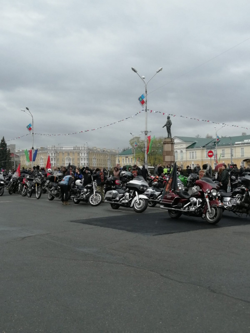    Сотрудники ГАИ в Петрозаводске сняли с заезда трех байкеров на открытии мотосезонаГАИ Петрозаводска