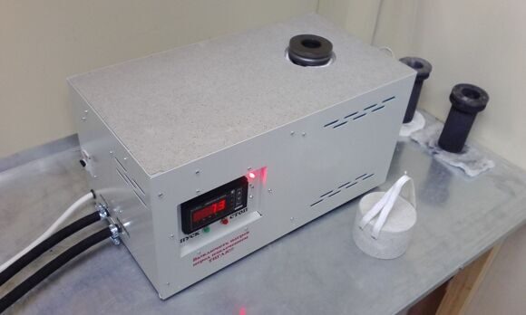 Индукционная плавильная печь производства конструкторского бюро и лаборатории нестастандартного оборудования "Проект Будущего"