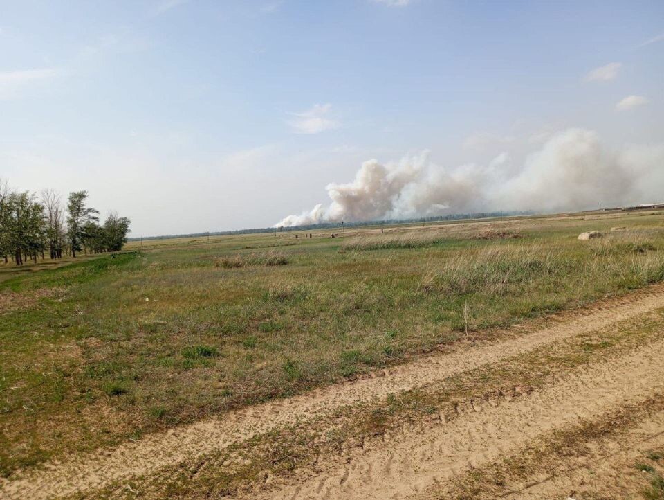    Ландшафтный пожар. Источник: администрация Угловского района