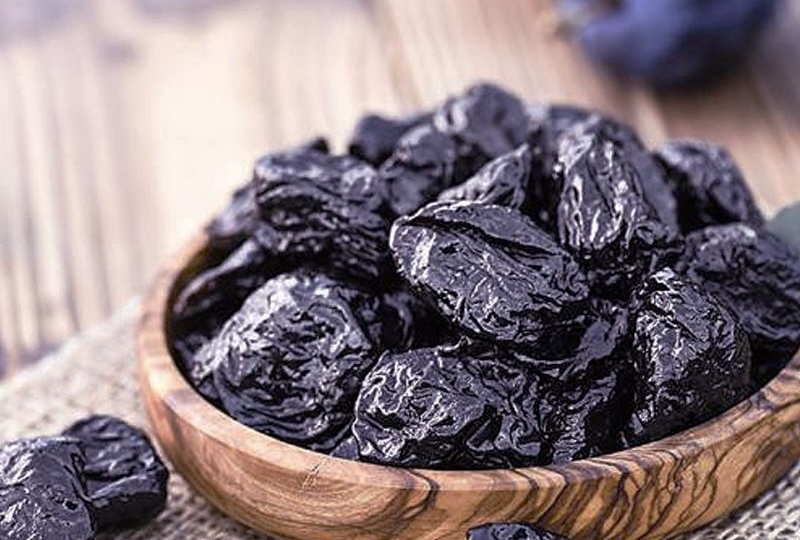 Чернослив: сладкое лекарство или скрытая угроза? Польза и вред для организма